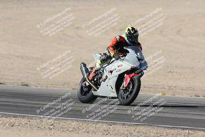 media/Oct-30-2025-Racers Edge (Thu) [[dabbdaf680]]/3-B Group/Session 2 (Bowl Exit)/